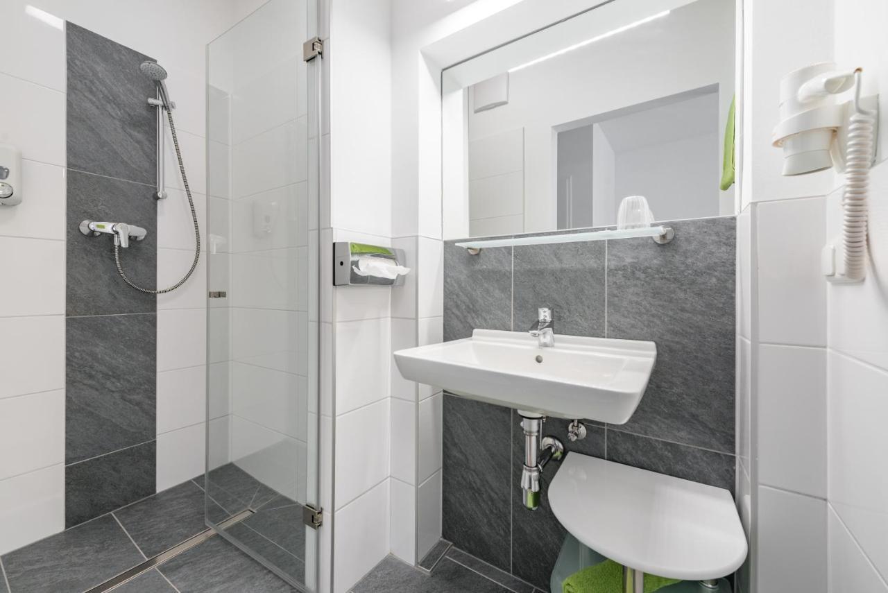 Hotel "City Rooms Wels" Экстерьер фото